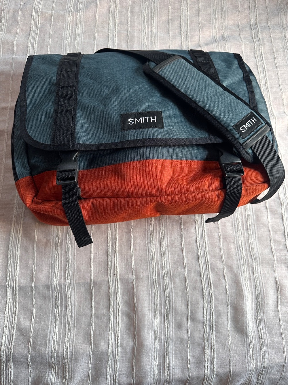 Smith Optics Vintage Y2K Canvas Colorblock Messenger Bag Teal/Rust EUC